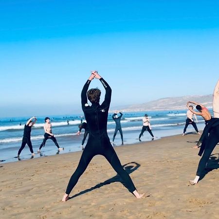 Отель Taghazout Surf And Yoga Retreat Dar Zina Экстерьер фото